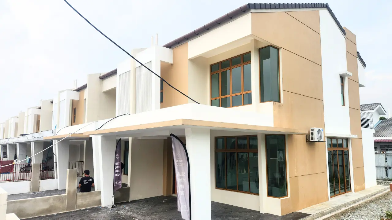 rumah kampung lombong